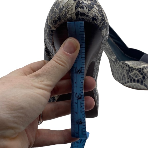 NEW BCBGMaxAzria Pump Nate Black Snake Print Leather Peep Toe Size 9.5 - Picture 7 of 13